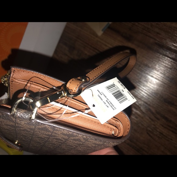 SOLD ON Ⓜ️ - Picture 5 of 6